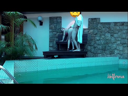 ❤️ Bulla ancillam ad piscinam invitat, sed fervido resistere non potuit Anal video at la.port-amurasso.ru